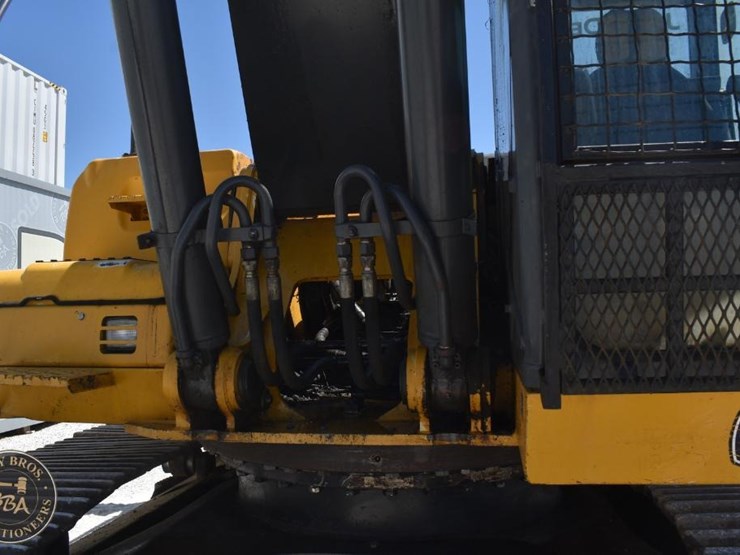 2010-deere-350d-lc-image-37
