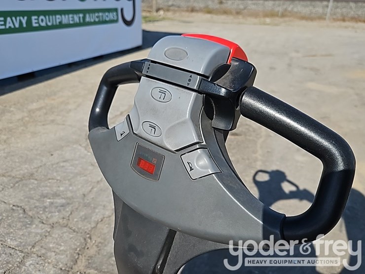 2014-raymond-102tf45l-image-10