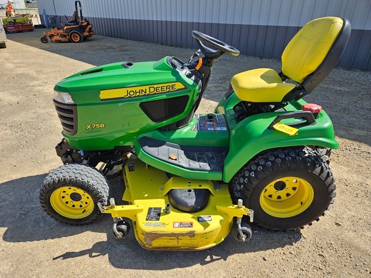 john-deere-x758-image-2