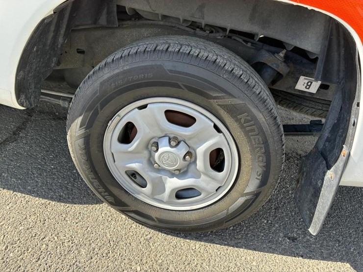 2013-toyota-tacoma-image-6