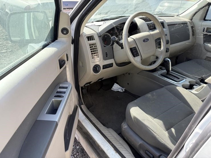 2009-ford-escape-hybrid-image-13