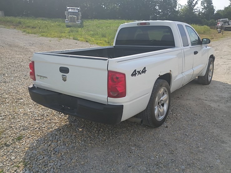 2005-dodge-dakota-image-7