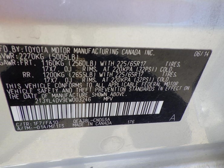 2014-toyota-rav4-image-16