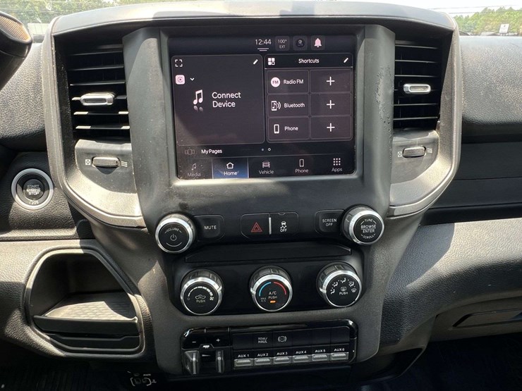 2022-dodge-3500-image-38