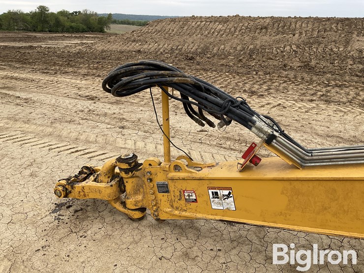 2020-deere-2412e-image-9