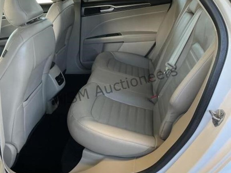 2018-ford-fusion-energi-sdn-image-22