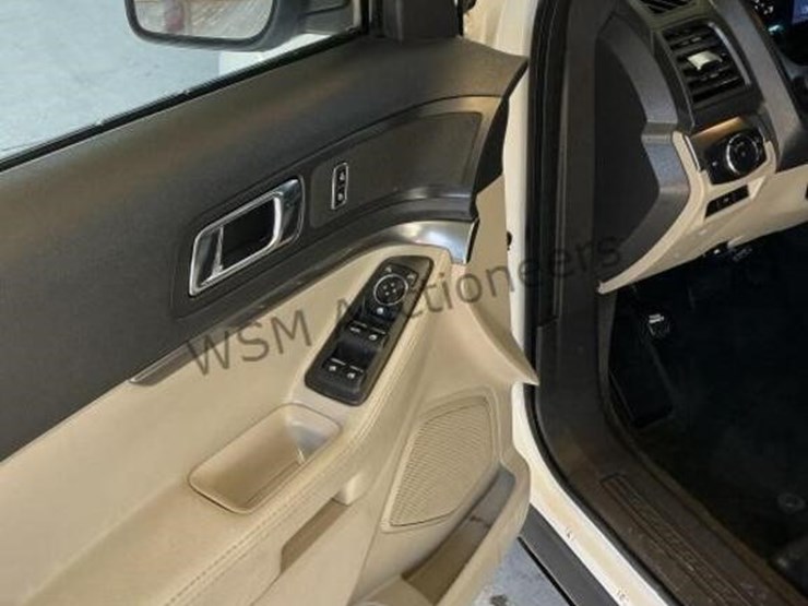 2013-ford-explorer-image-22