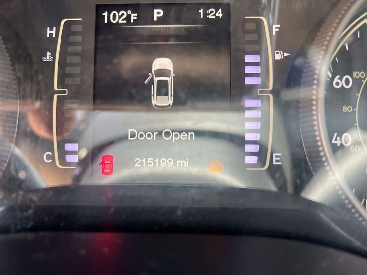 2018-jeep-cherokee-image-28