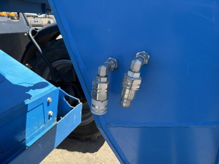 2019-genie-gth844-image-12