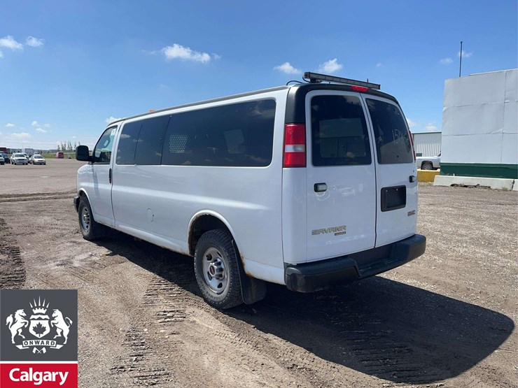 2016-gmc-3500-image-3