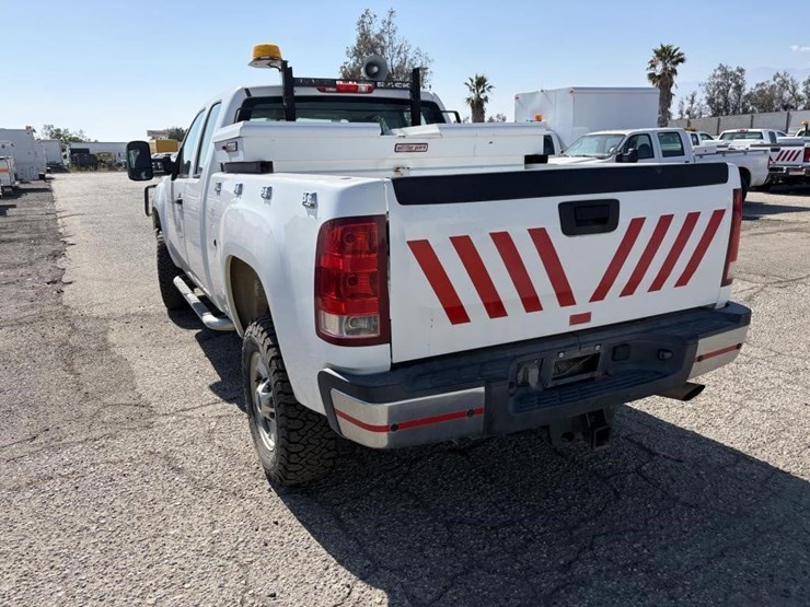 2012-gmc-2500hd-image-4