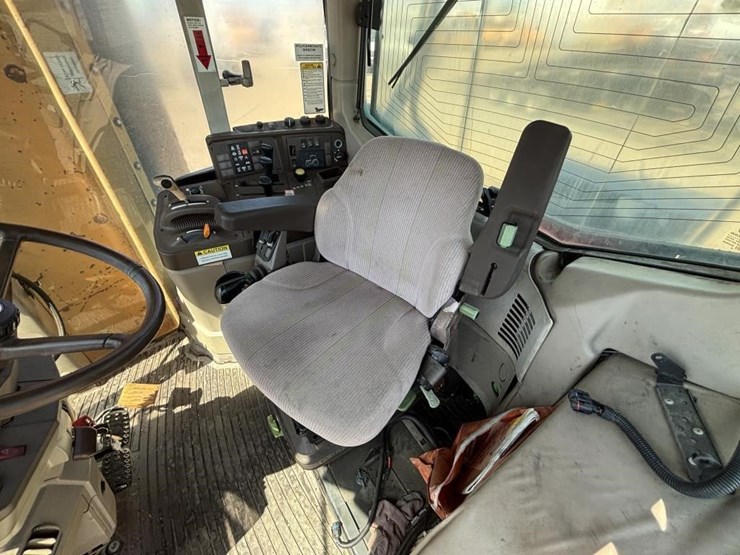 john-deere-6420-image-33