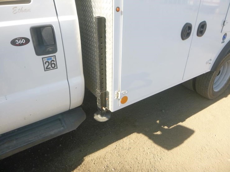 2016-ford-f550-image-27