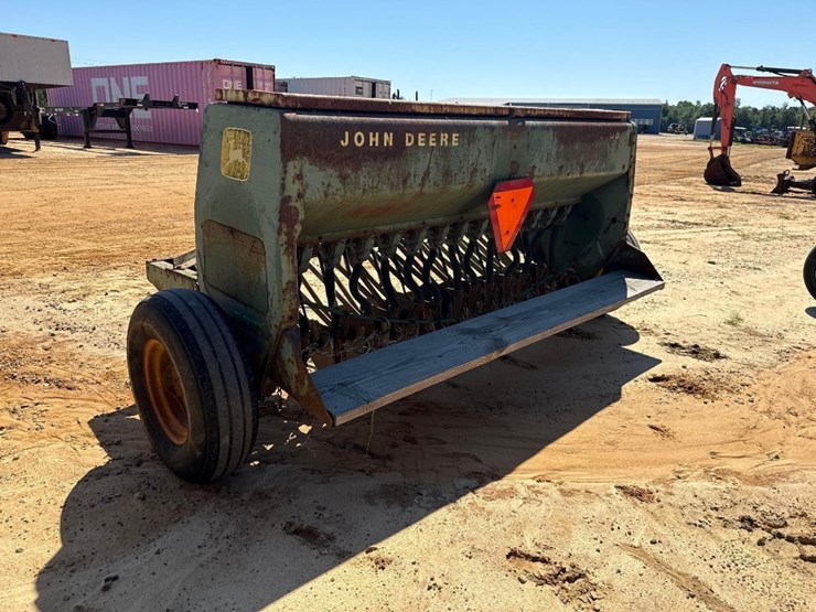 john-deere-8-image-3