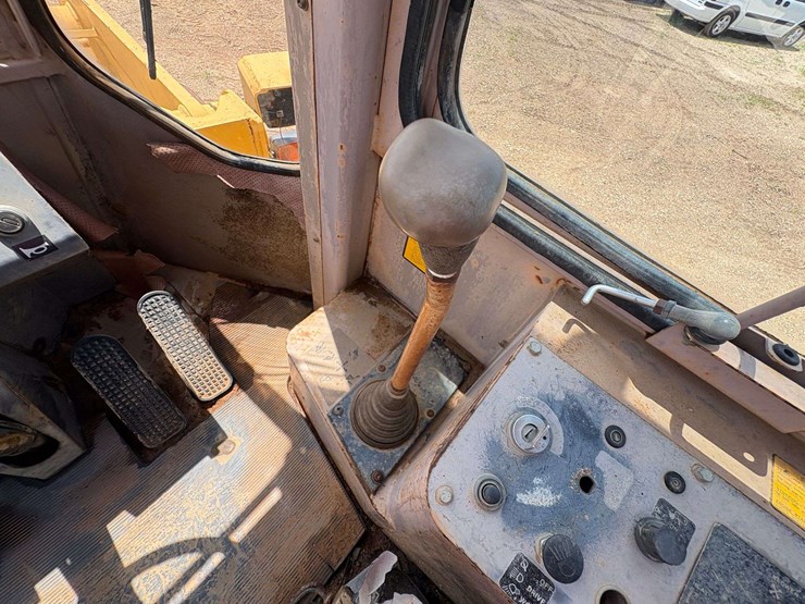 john-deere-444-image-17