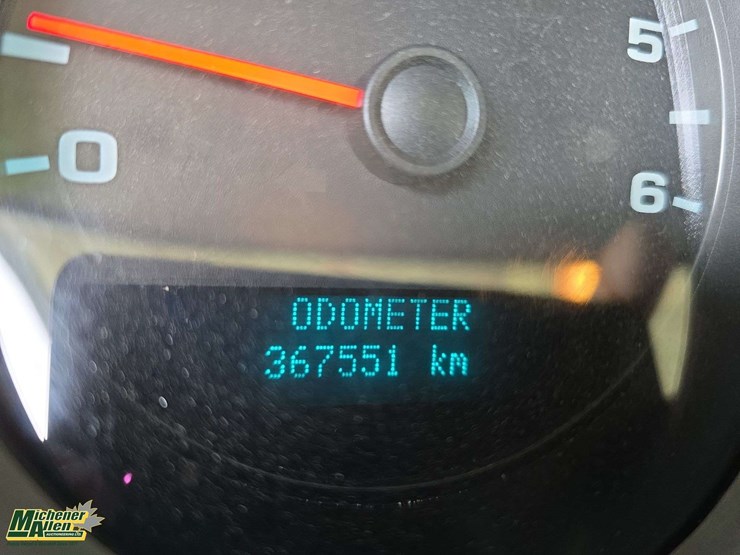 2011-chevrolet-silverado-3500hd-image-34