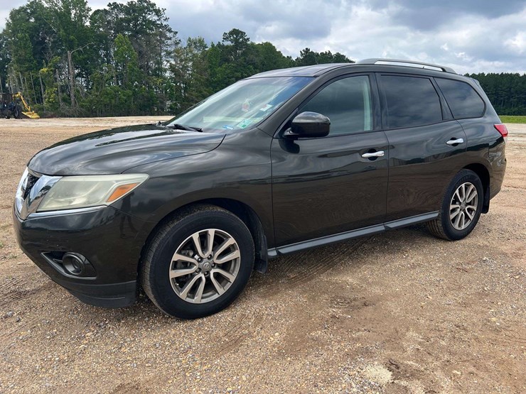 2015-nissan-pathfinder-image-1