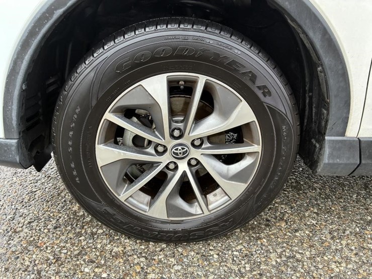 2018-toyota-rav4-image-6