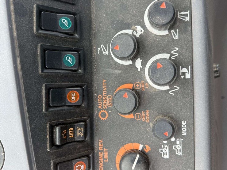 2021-kubota-m6-141-image-57