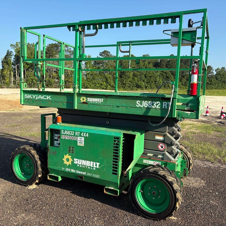 2017 SKYJACK SJ6832RT