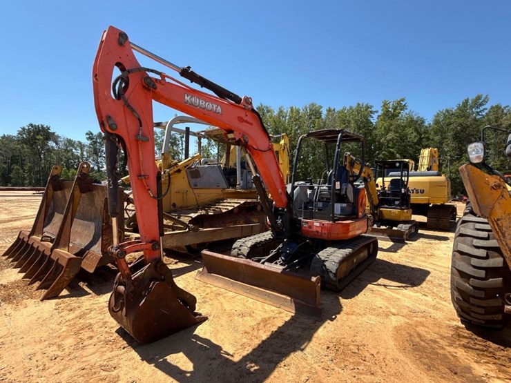 kubota-kx057-4-image-2