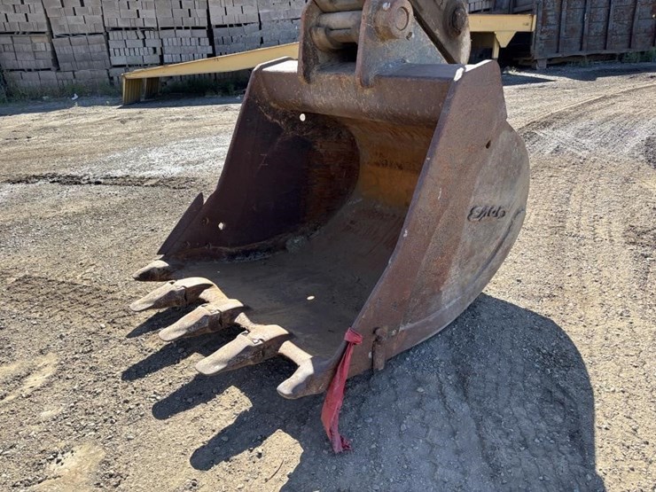 komatsu-pc200-l-image-9