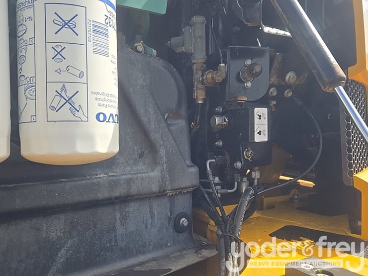 2023-volvo-a25g-image-35