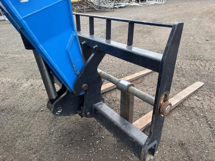 2019-genie-gth844-image-12