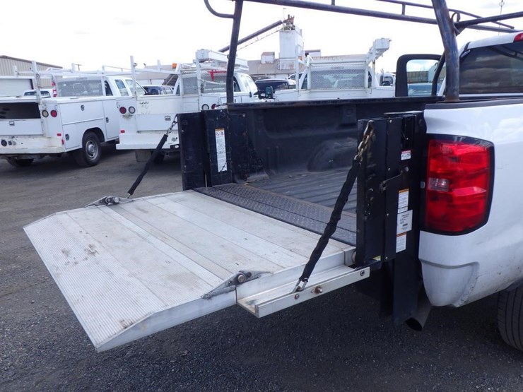 2018-chevrolet-2500-image-9