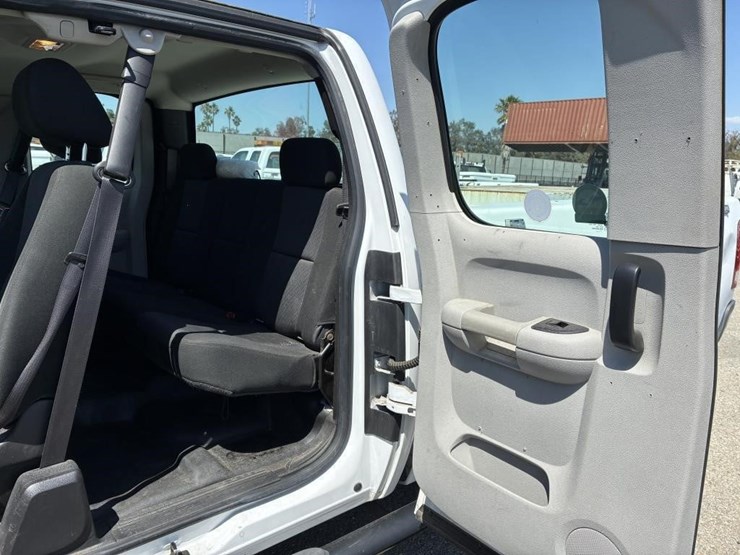 2012-gmc-2500hd-image-11