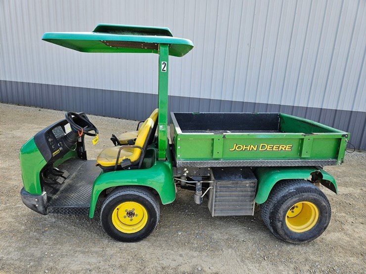 2020-john-deere-gator-image-2