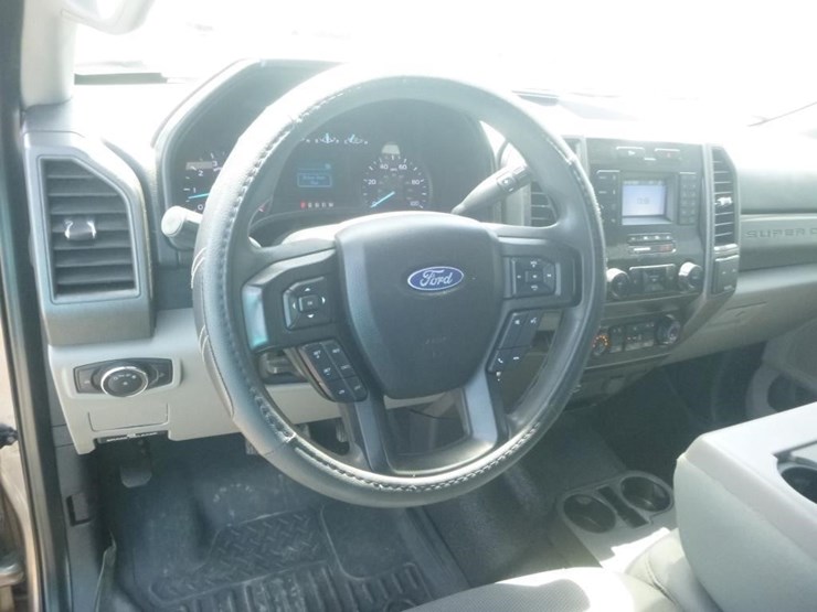 2020-ford-f350-image-17