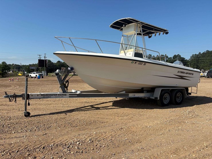 2002-hydra-sports-20'-center-console-boat-w/-tandem-axle-trailer-image-1