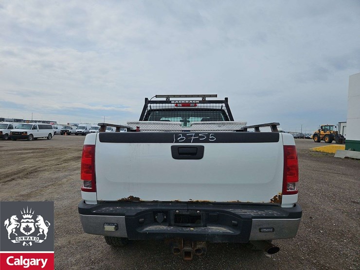 2013-gmc-sierra-2500hd-image-4