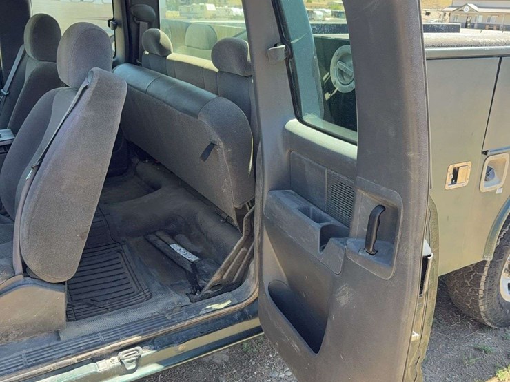 2005-chevrolet-silverado-3500-ls-image-28