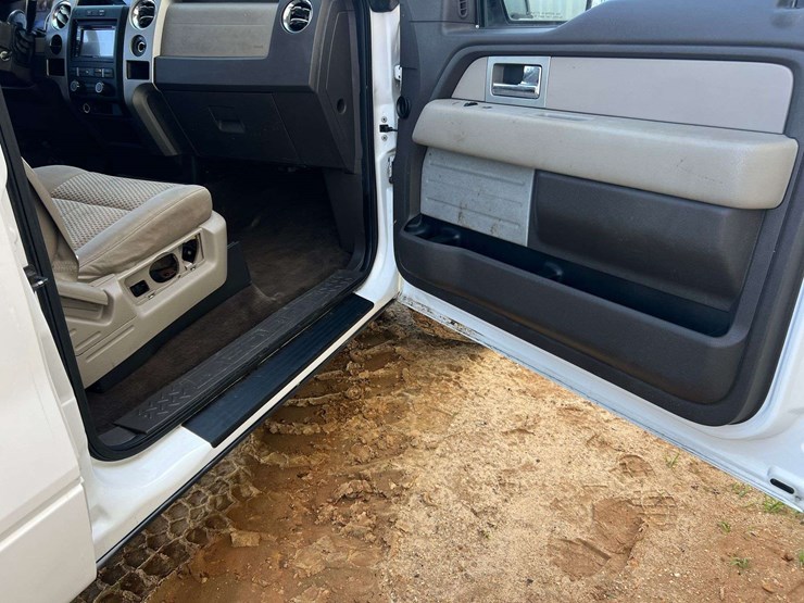 2010-ford-f150-xlt-image-26