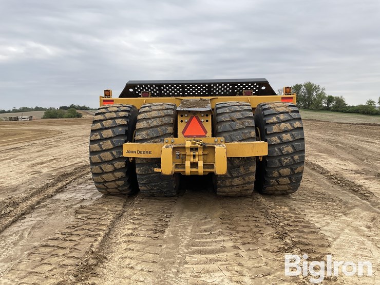 2020-deere-2412e-image-6