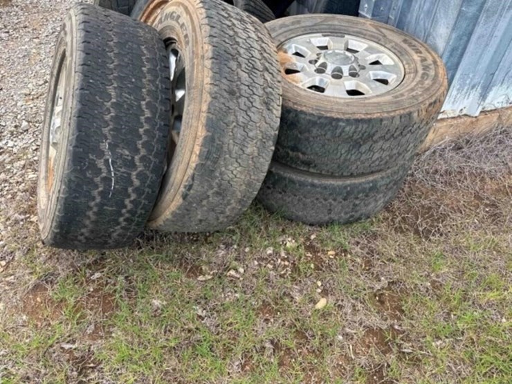 4---tires---lt225/70r18-image-2