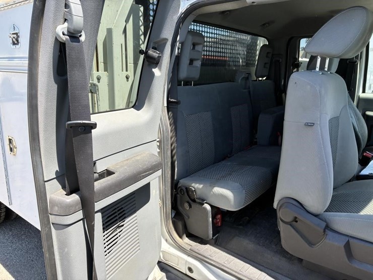 2011-ford-f550-image-12