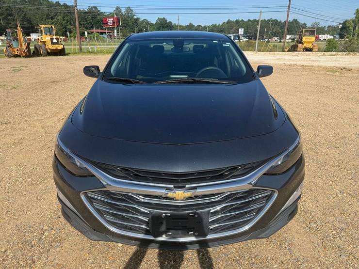 2019-chevrolet-malibu-4-door-sedan-(140,696-miles)-image-4