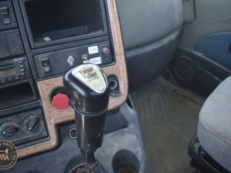 2010-international-prostar-image-40