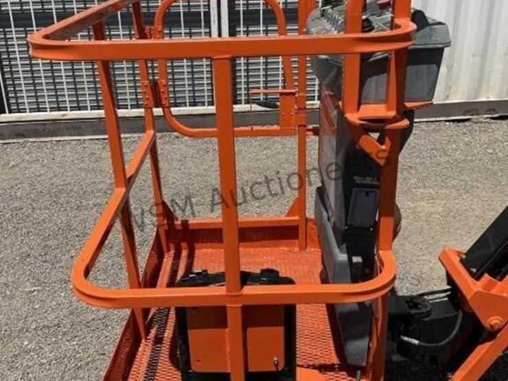 jlg-e300ajp-image-11