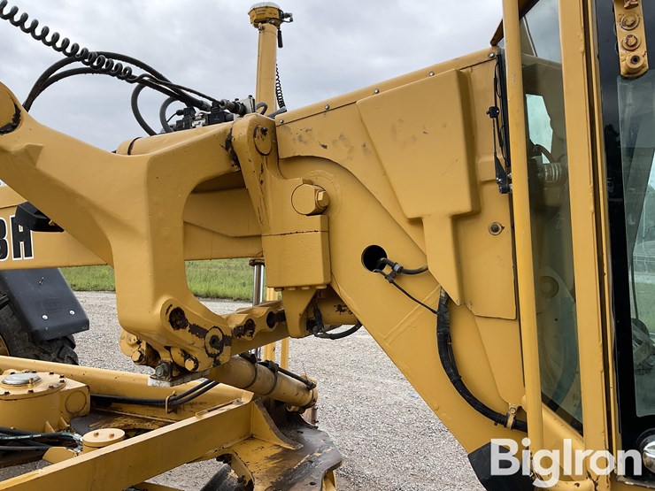 1999-deere-770bh-image-11