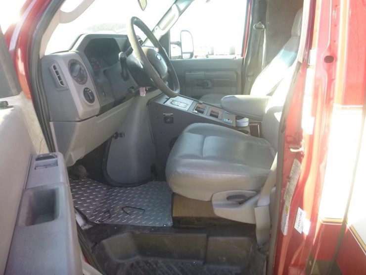 2014-ford-e350-image-11
