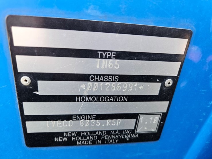 new-holland-tn65-image-32