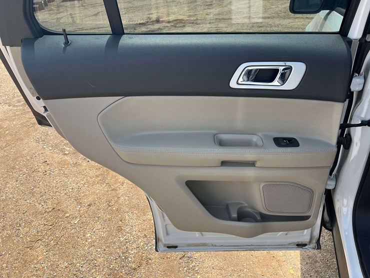 2012-ford-explorer-image-14