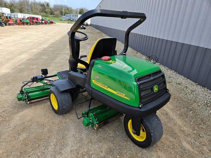 john-deere-2500e-image-3