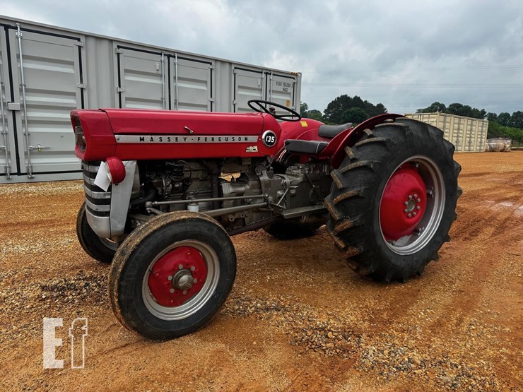 massey-ferguson-135-image-1