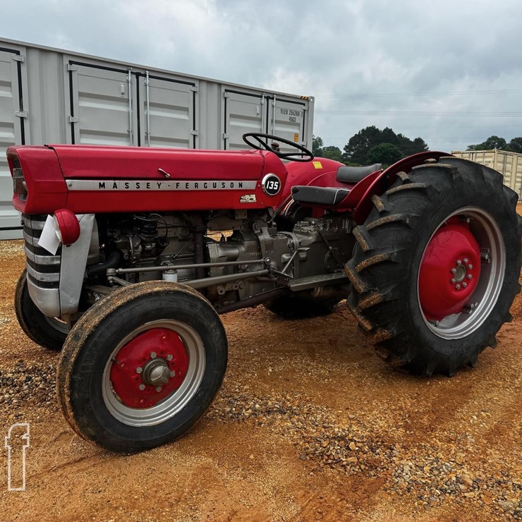 MASSEY-FERGUSON 135