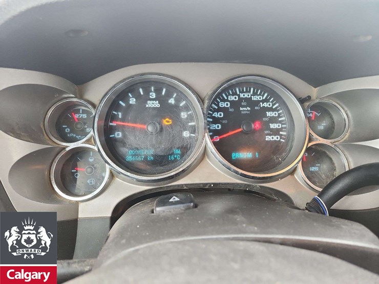 2013-gmc-sierra-2500hd-image-33